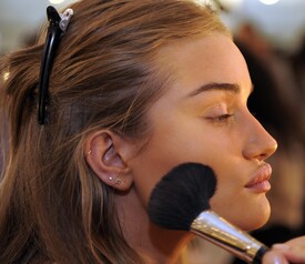 t_Fashion_Show.BACKSTAGE.Hair_And_Makeup.11_19_2009.HQ40.jpg