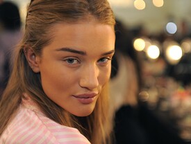 t_Fashion_Show.BACKSTAGE.Hair_And_Makeup.11_19_2009.HQ42.jpg