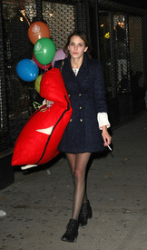 alexa_chung_at_sweetiepie_in_nyc_tikipeter_celebritycity_005.jpg