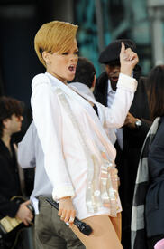 rihanna_gma_7212.jpg