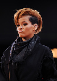 rihanna_gma_1542.jpg