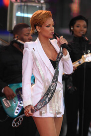 rihanna_gma_8750.jpg