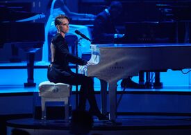 Alicia_Keys_2009_American_Music_Awards-OnStage_LA_221109_035.jpg