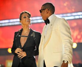 Alicia_Keys_2009_American_Music_Awards-OnStage_LA_221109_043.jpg