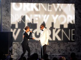 Alicia_Keys_2009_American_Music_Awards-OnStage_LA_221109_056.jpg