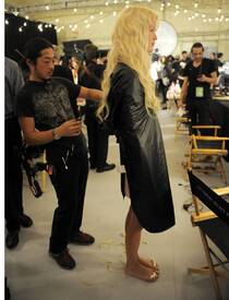 VS_Angels_Hair_6_makeup_preparations_for_the_2009_VS_Fashion_Show_NYC_191109_072.jpg