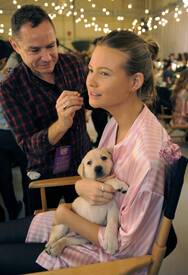 VS_Angels_Hair_3_makeup_preparations_for_the_2009_VS_Fashion_Show_NYC_191109_087.jpg