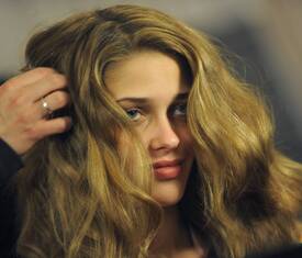 VS_Angels_Hair_9_makeup_preparations_for_the_2009_VS_Fashion_Show_NYC_191109_093.jpg