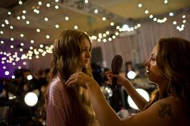VS_Angels_Hair_9_makeup_preparations_for_the_2009_VS_Fashion_Show_NYC_191109_159.jpg