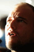 th_e05a8357653351.gif