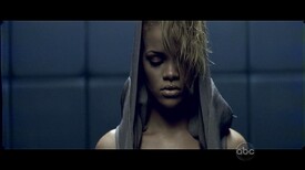 Rihanna_RR_Caps_01.jpg