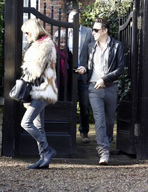 14708_Tikipeter_Kate_Moss_003_123_463lo.jpg