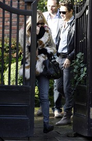 14747_Tikipeter_Kate_Moss_007_123_342lo.jpg