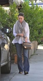 51355_Preppie_Jennifer_Love_Hewitt_out_in_Toluca.jpg