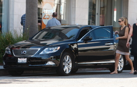 Bar_Rafaeli_driving_Leo_DiCaprio_in_Hollywood.JPG