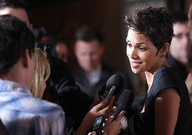 HalleBerryAFIFestinHollywood_10_122_400lo.jpg