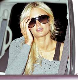 Paris Hilton 2010_11_23_atherhomeinBeverlyHills2.jpg