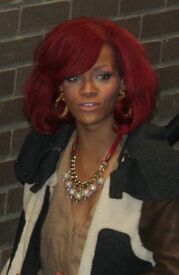 RihannaoutandaboutinLondon_12.jpg