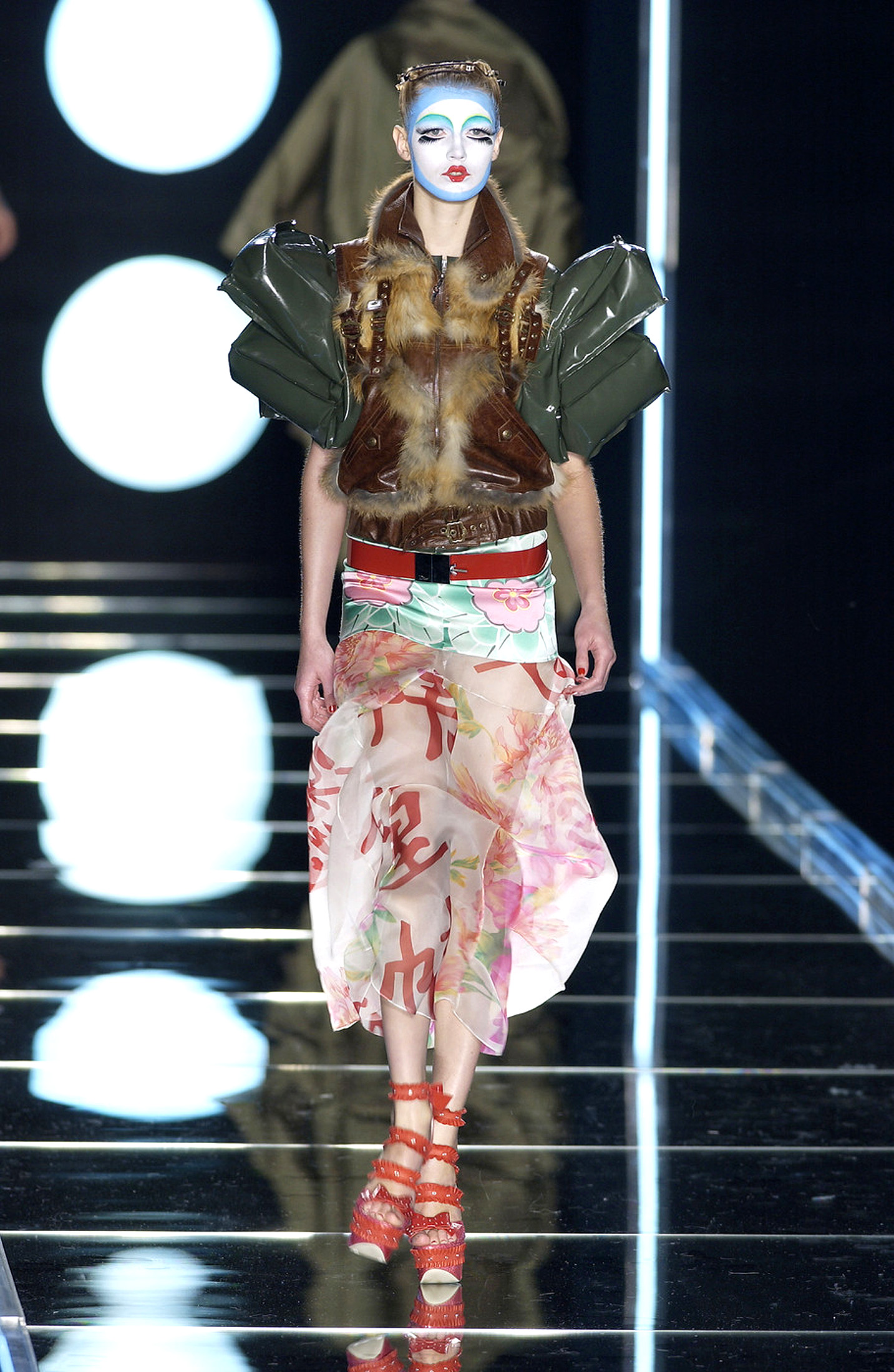 Eva Jay Kubatova walks the runway during the John Galliano Ready to News  Photo - Getty Images