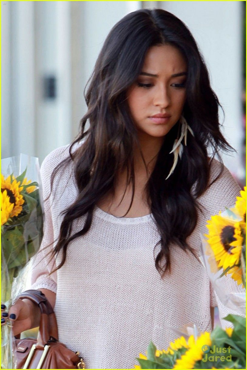 Shay Mitchell Hair