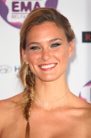 Bar_Rafaeli_MTV_EMA_in_Belfast_November_6_2011_07.jpg