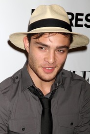 celebrity_paradise.com_Anna_EdWestwick_ExpressCelebrates3DecadesOfFashionWithVogue_May20103.jpg