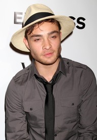 celebrity_paradise.com_Anna_EdWestwick_ExpressCelebrates3DecadesOfFashionWithVogue_May20102.jpg