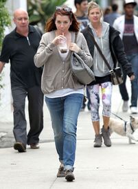 CU-Alyson Hannigan and husband take their daughter out for iced coffee in Santa Monica-14.jpg