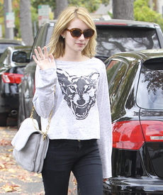 62729_Preppie_Emma_Roberts_out_in_Beverly_Hills_5_122_535lo.jpg