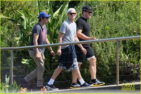 leonardo-dicaprio-sydney-sculptures-05.jpg