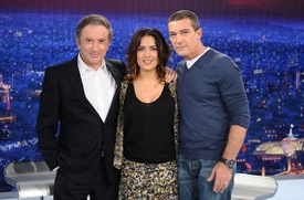 Salma Hayek at the Champs Elysees Television Talkshow in Paris 21.11.2011_10.jpg