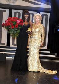 Naomi Campbell at the 20th Unesco charity gala in Duesseldorf 19.11.2011_04.jpg
