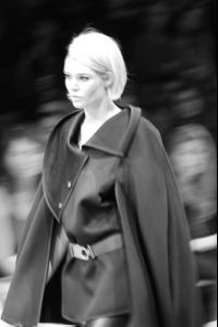 Mode-Suisse-Black-beautiful-model-on-the-catwalk-for-Ida-Gut.jpg