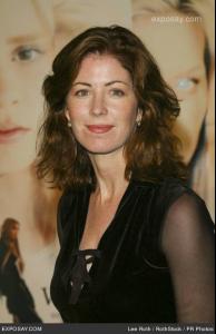 dana-delany-white-oleander-hollywood-premiere-arrivals-0DhZUa.jpg