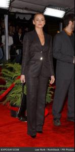 drea-de-matteo-31st-annual-peoples-choice-awards-arrivals-1RFeON.jpg