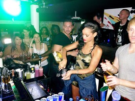 rihannaparty_byhannah_121016005.jpg