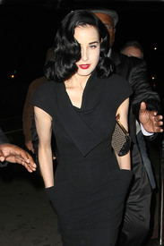 Dita-Von-Teese_007TLFANVALANDRA.JPG