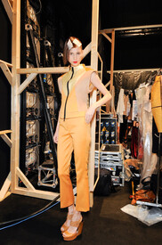 th_Byblos_Spring_2012_Backstage_x_HU99ju2jwbx.jpg