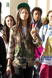 Preppie_Zendaya_Coleman_at_LAX_Airport_12.jpg