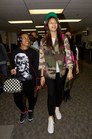 Preppie_Zendaya_Coleman_at_LAX_Airport_18.jpg