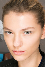 Issey_Miyake_Spring_2013_Backstage_0pogehp_S3_C4x.jpg