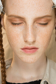 Viktor_Rolf_Spring_2013_Backstage_4nr-_Tv4y_MQx.jpg