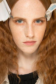 Viktor_Rolf_Spring_2013_Backstage_k_Rw_KLMPt_WQzx.jpg