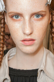 Viktor_Rolf_Spring_2013_Backstage_Sf_H7_Mfrr1h_Ex.jpg