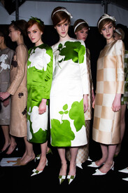 Louis_Vuitton_Spring_2013_Backstage_s_PAHOxv_Nx_C1x.jpg