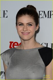 leven_rambin_alexandra_daddario_tv_party_06.jpg