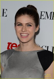 leven_rambin_alexandra_daddario_tv_party_10.jpg