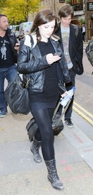 Tikipeter_Amy_Macdonald_outside_ITV_Studios_004.jpg