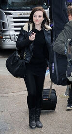 Tikipeter_Amy_Macdonald_outside_ITV_Studios_006.jpg