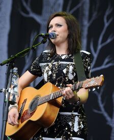 Tikipeter_Amy_Macdonald_V_Festival_Day_Two_001.jpg